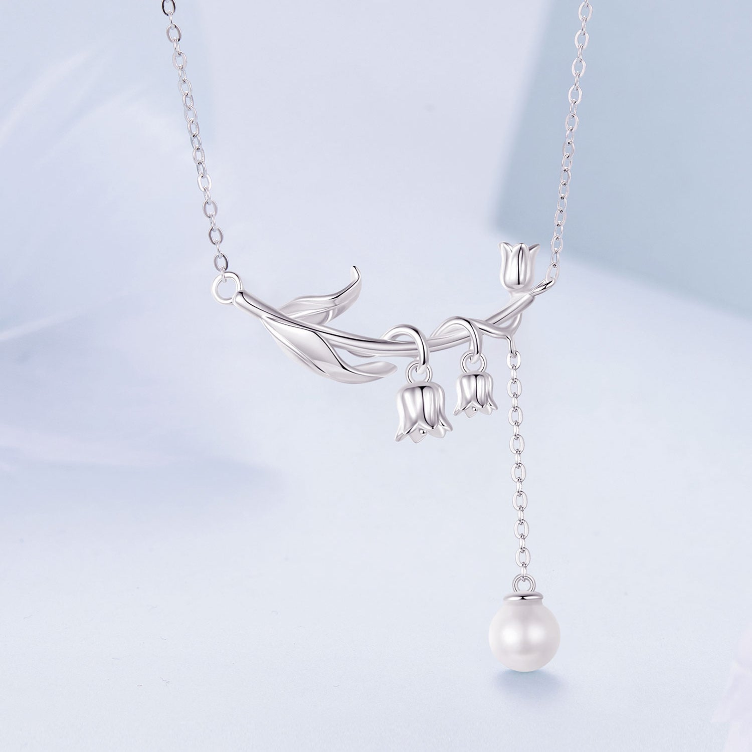 Silver Necklace Lily of the Valley Pendant with Lobster Clasp For Sale - sursenso Necklaces